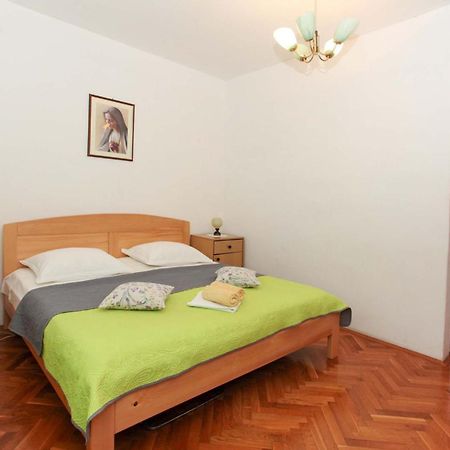 Apartmani Mila Паг Екстериор снимка