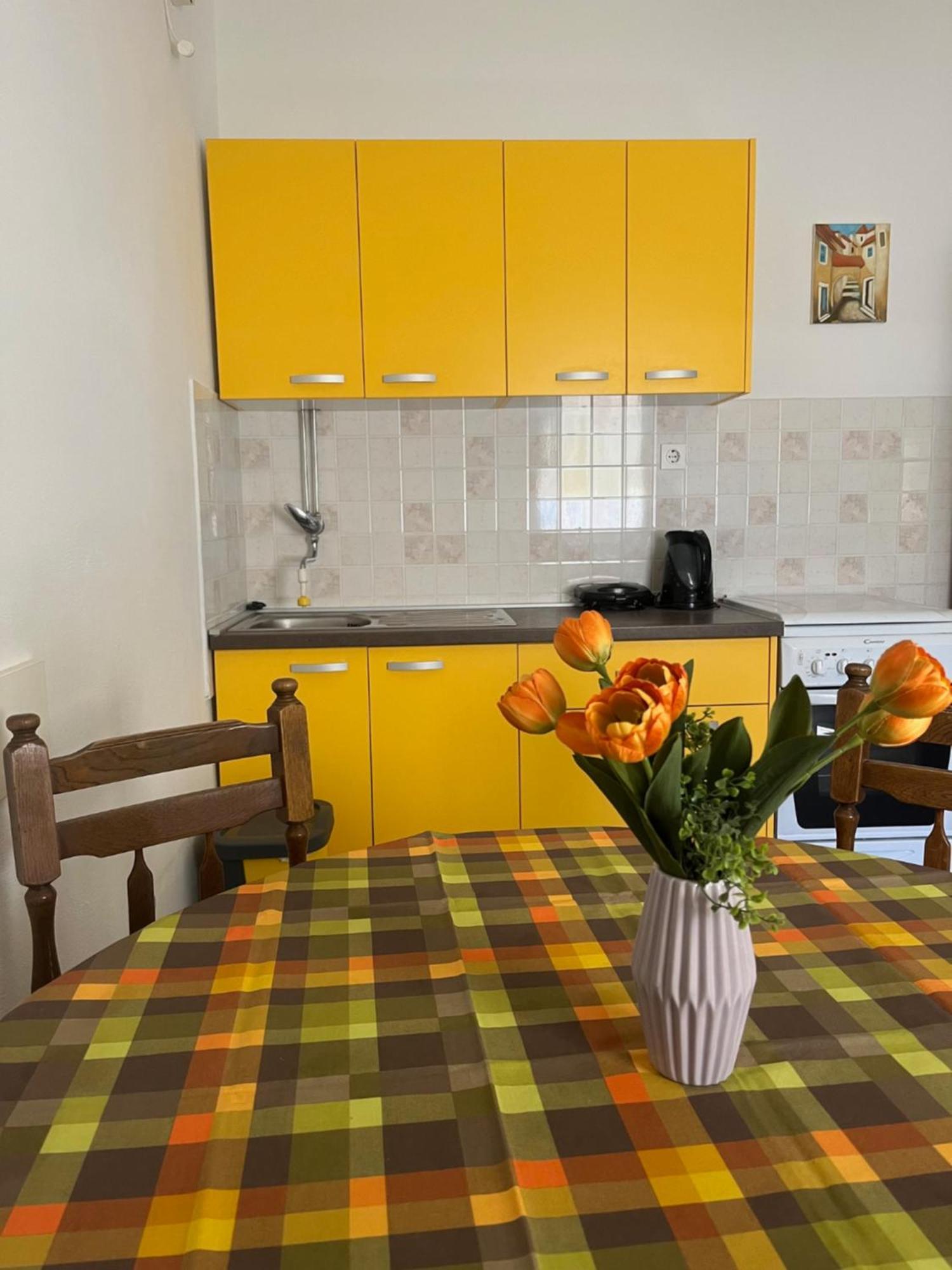 Apartmani Mila Паг Екстериор снимка