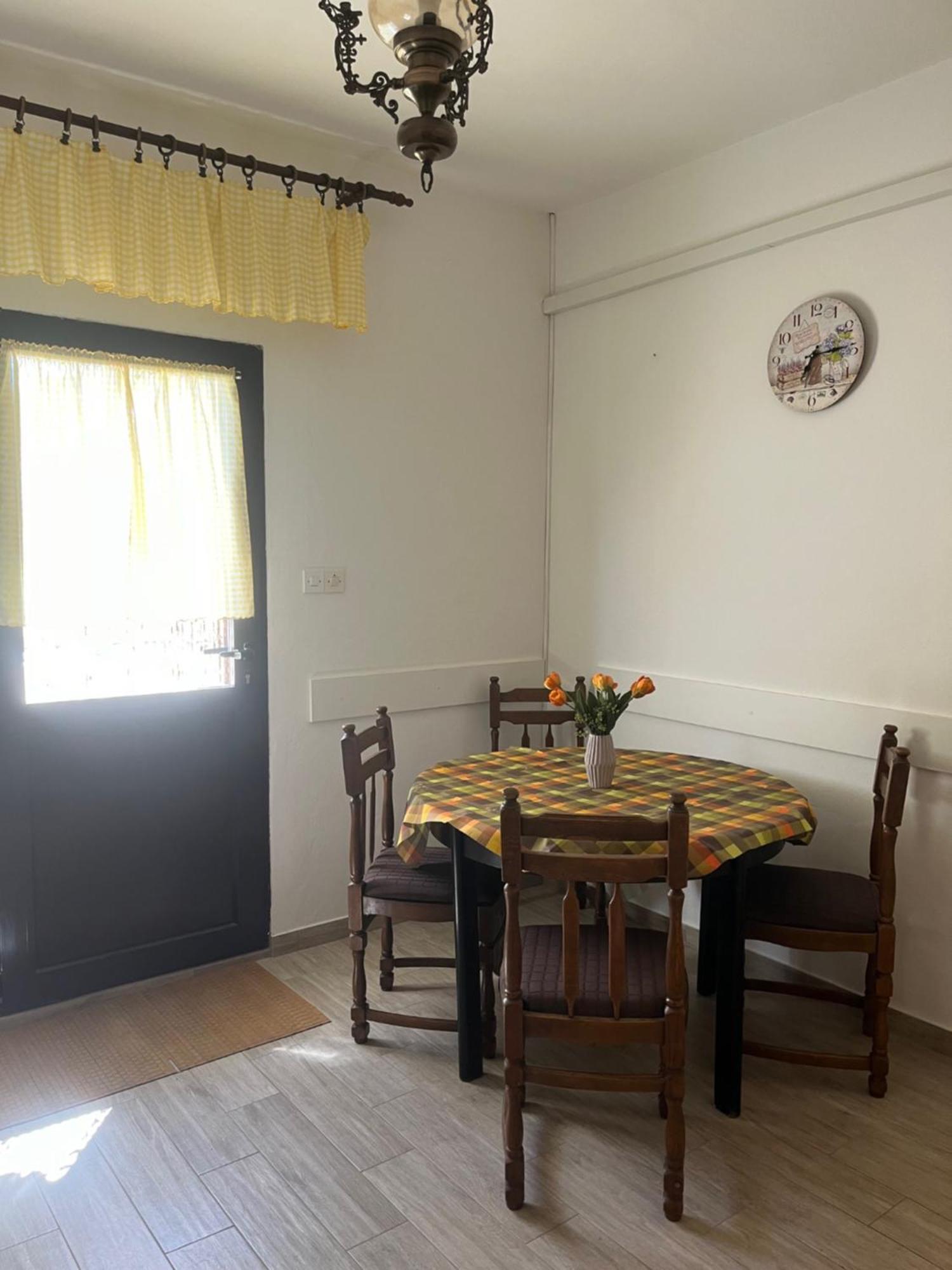 Apartmani Mila Паг Екстериор снимка
