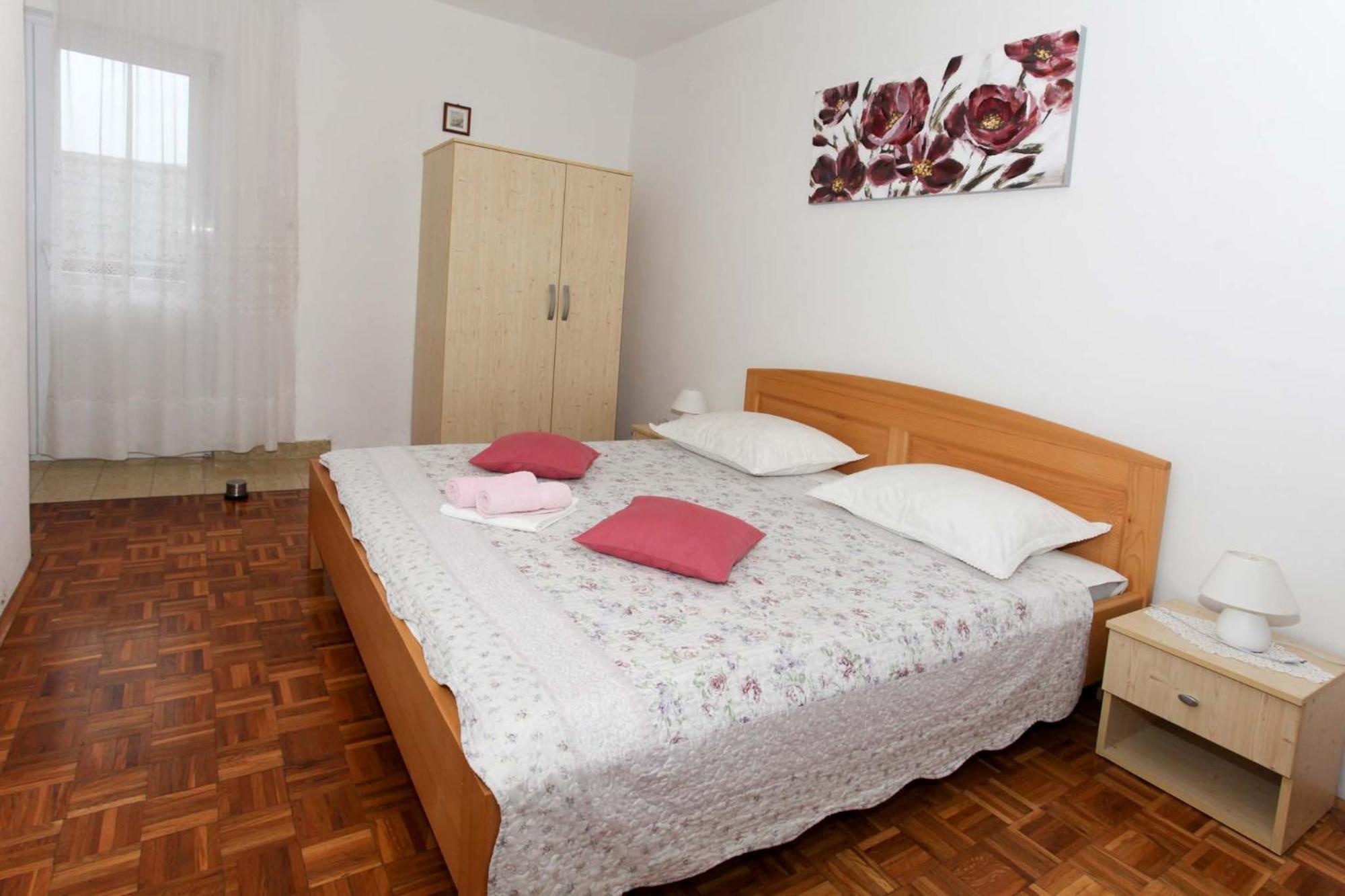 Apartmani Mila Паг Екстериор снимка