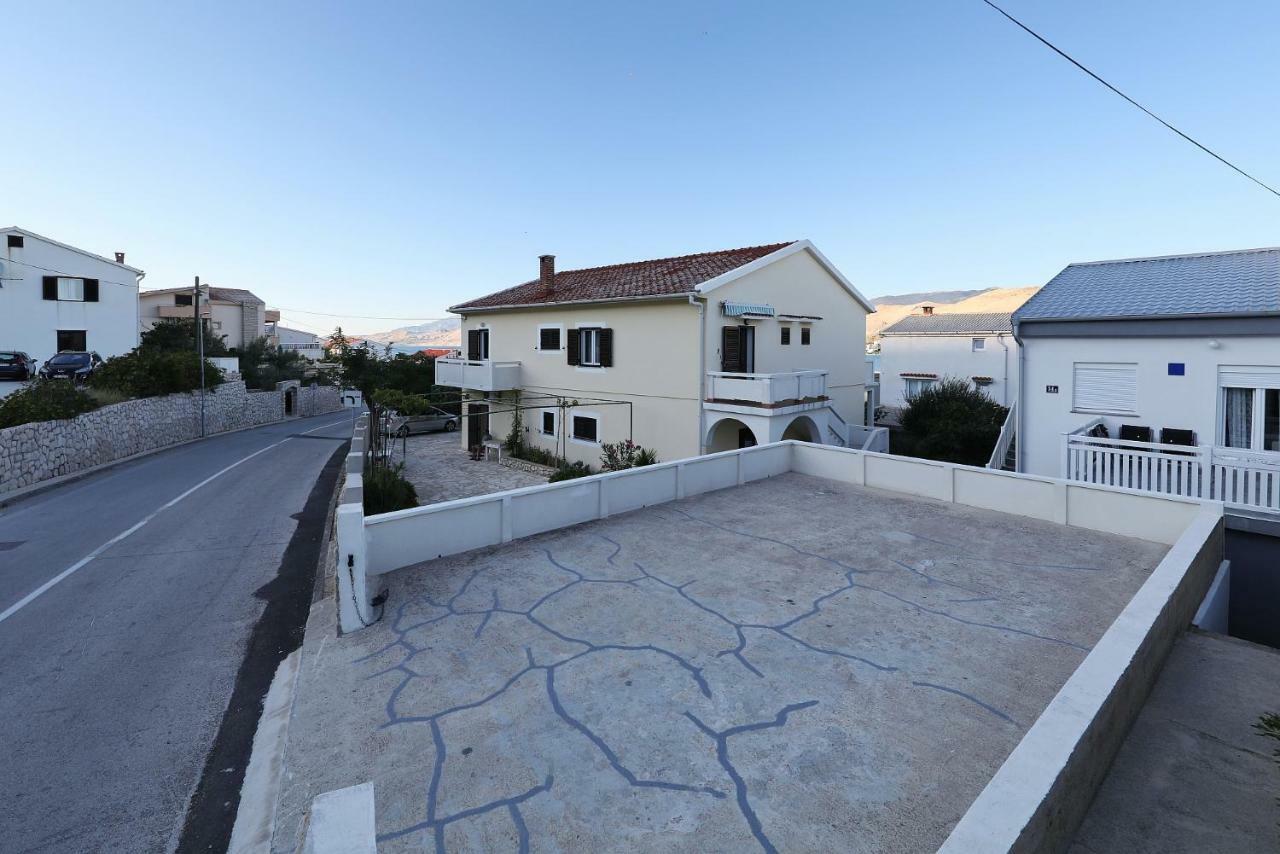 Apartmani Mila Паг Екстериор снимка
