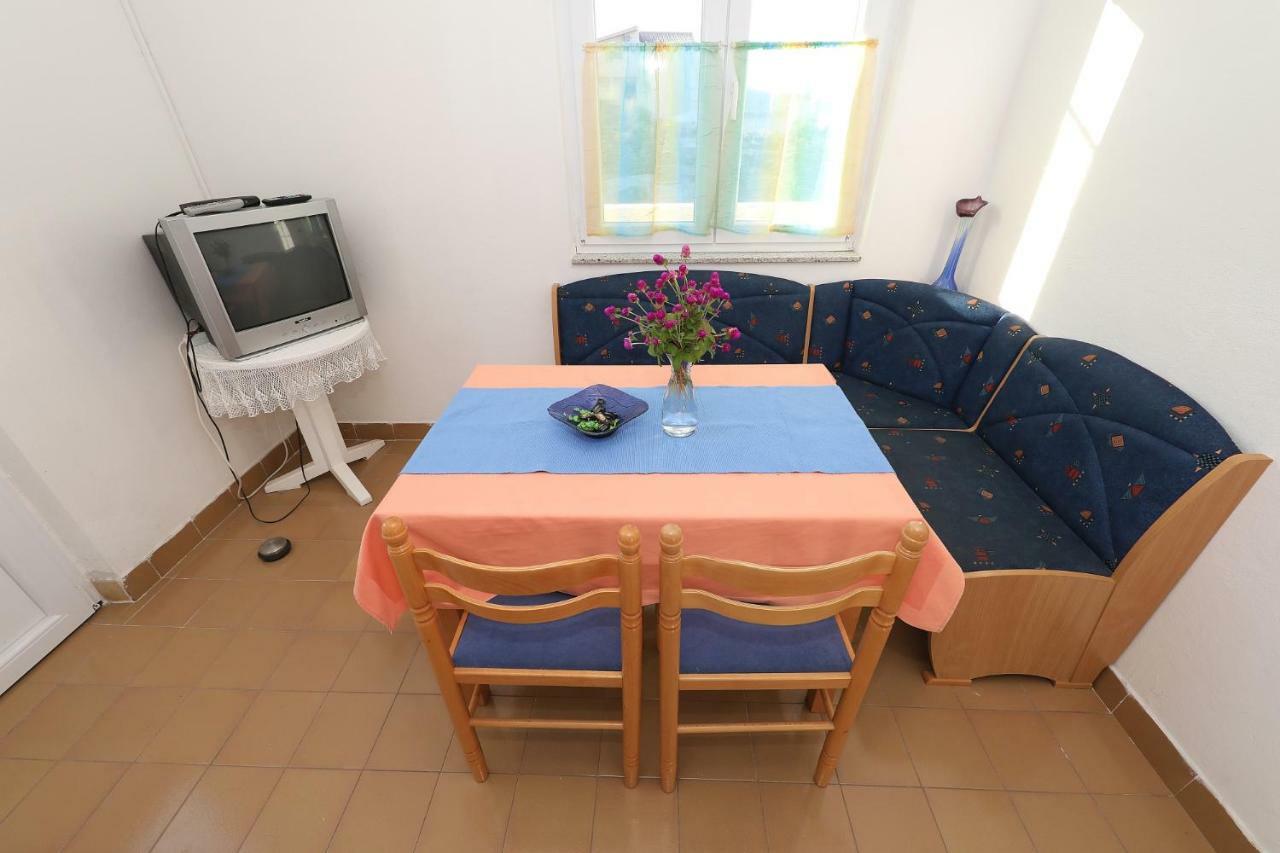 Apartmani Mila Паг Екстериор снимка