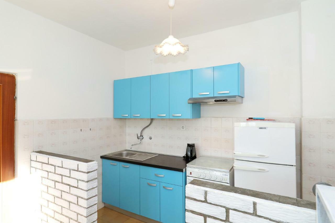 Apartmani Mila Паг Екстериор снимка