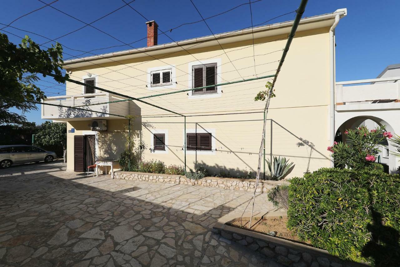 Apartmani Mila Паг Екстериор снимка