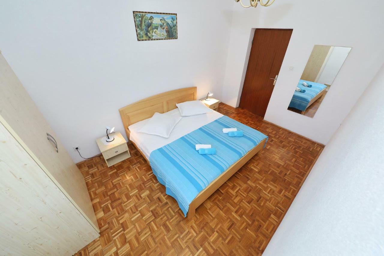 Apartmani Mila Паг Екстериор снимка